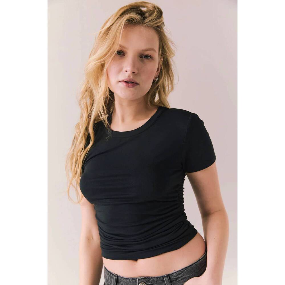 NEW CHASER louise tee with ruched sides in black